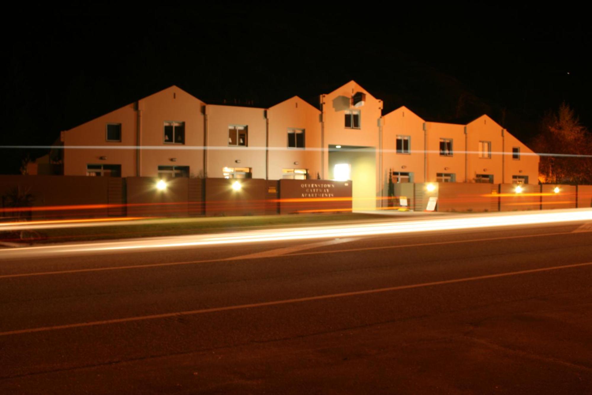 Queenstown Gateway Apartments Экстерьер фото