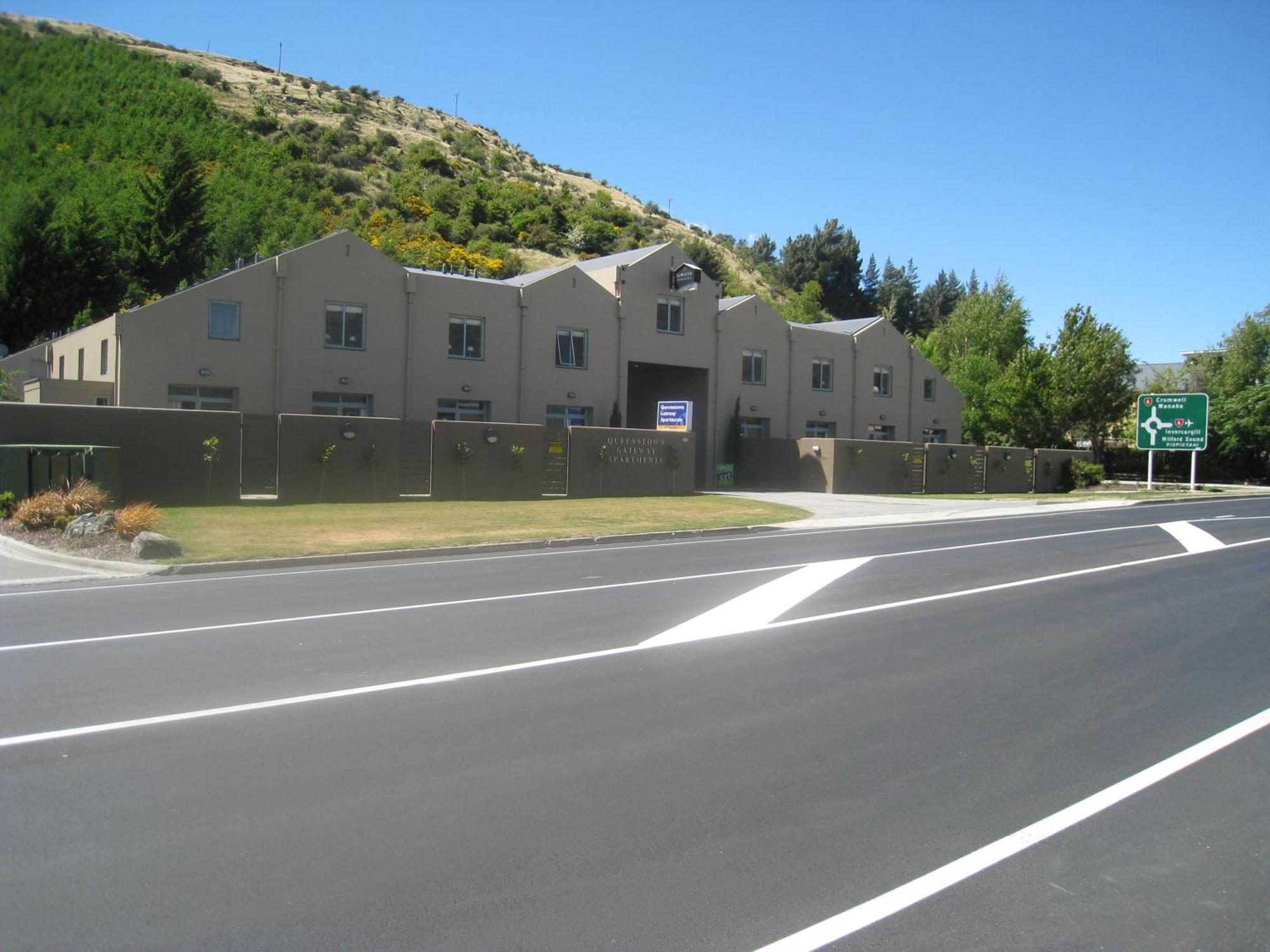 Queenstown Gateway Apartments Экстерьер фото