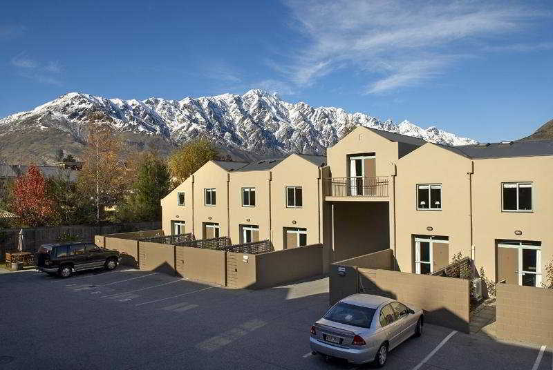 Queenstown Gateway Apartments Экстерьер фото