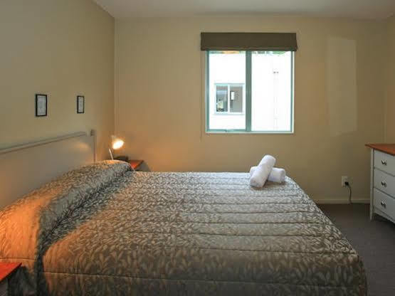 Queenstown Gateway Apartments Экстерьер фото
