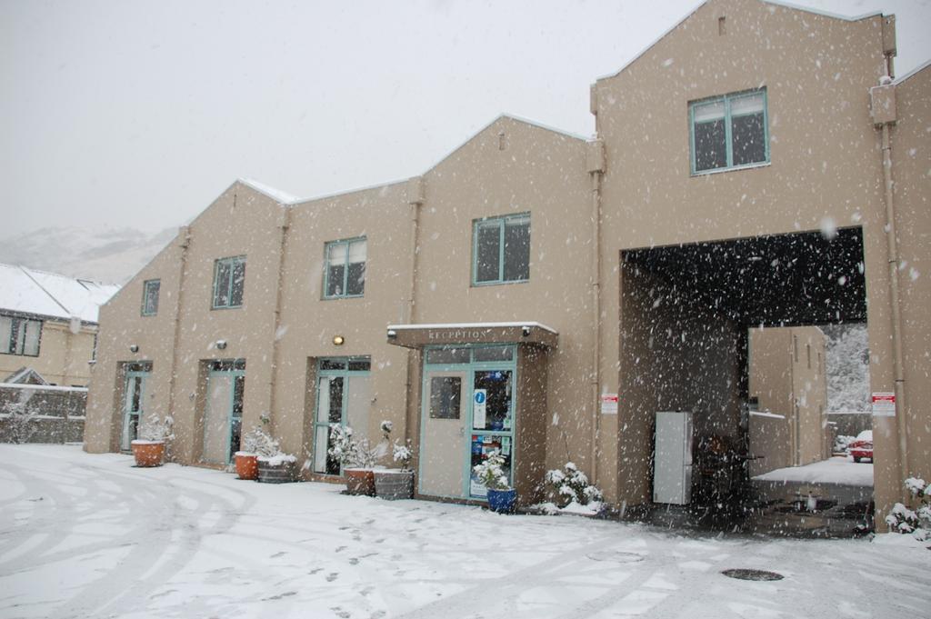 Queenstown Gateway Apartments Экстерьер фото