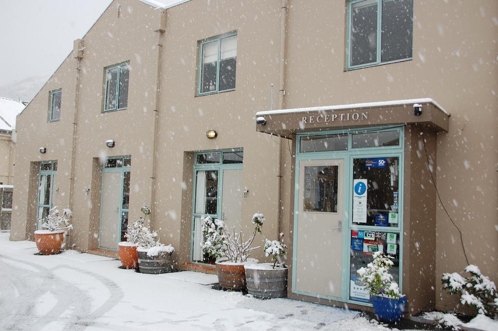 Queenstown Gateway Apartments Экстерьер фото