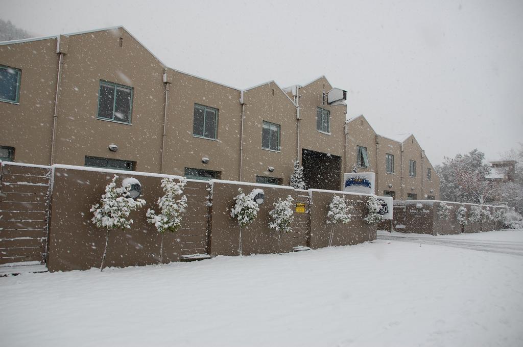 Queenstown Gateway Apartments Экстерьер фото